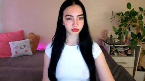 Alena online show from June 4, 2026, 4:18 am