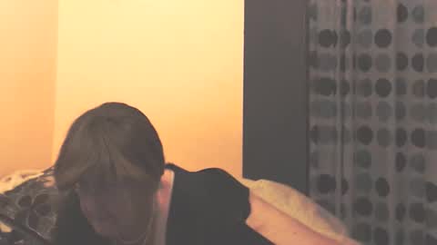 WildRedCat online show from November 19, 2025, 10:21 pm