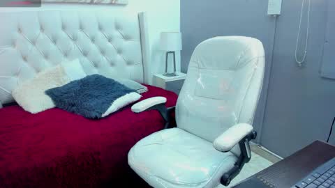 wild online show from February 19, 2026, 4:52 am