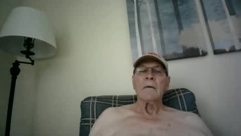 Snapshot of willnedoher chatting on December 1, 2024, 5:02 pm Willhedoher online show from December 1, 2024, 5:02 pm