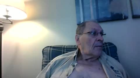 Snapshot of willnedoher chatting on December 5, 2024, 1:28 pm Willhedoher online show from December 5, 2024, 1:28 pm