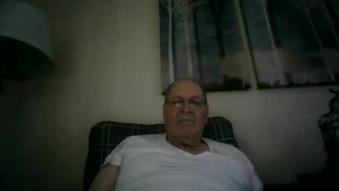 Snapshot of willnedoher chatting on December 20, 2024, 3:00 pm Willhedoher online show from December 20, 2024, 3:00 pm