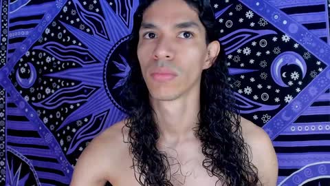 Snapshot of willy_veins chatting on January 10, 2025, 12:15 pm willy_veins online show from January 10, 2025, 12:15 pm