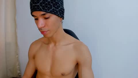 Snapshot of willy_veins chatting on March 7, 2025, 2:12 pm willy_veins online show from March 7, 2025, 2:12 pm
