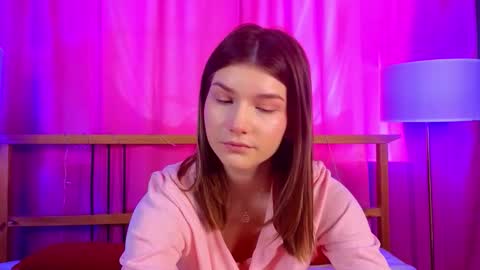 Vicki3 online show from March 19, 2026, 6:39 am