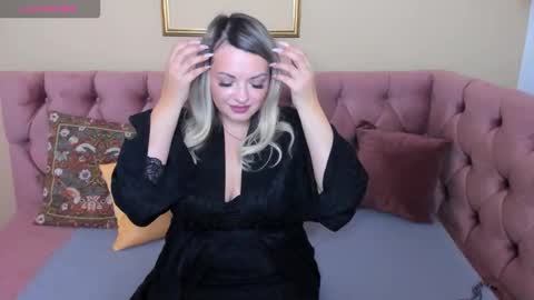 wilmasanders online show from October 19, 2025, 1:06 am