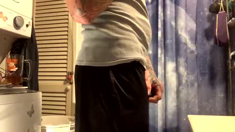 Snapshot of wiltryanything2x chatting on October 4, 2025, 8:23 am Will online show from October 4, 2025, 8:23 am