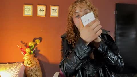 Snapshot of wini_fer chatting on November 22, 2025, 12:26 pm Wini Fer online show from November 22, 2025, 12:26 pm