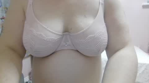 Winnie online show from April 20, 2026, 3:31 am