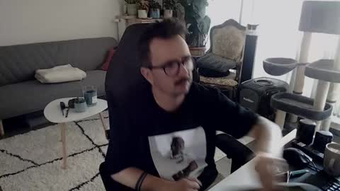 Snapshot of winnydepooh chatting on October 1, 2025, 9:15 am cream36 online show from October 1, 2025, 9:15 am