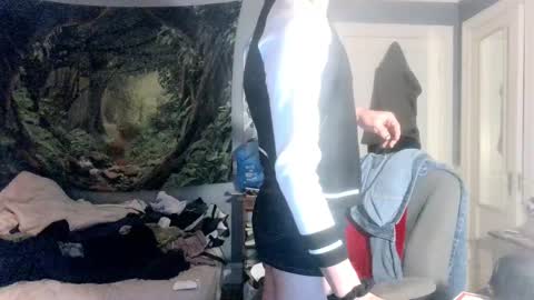 Snapshot of winter123137 chatting on February 6, 2025, 12:43 am Winter online show from February 6, 2025, 12:43 am