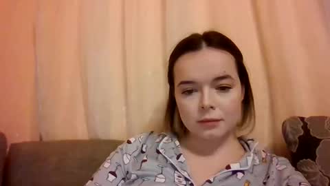 Snapshot of winter__white_rose chatting on December 2, 2024, 8:11 pm Emma online show from December 2, 2024, 8:11 pm
