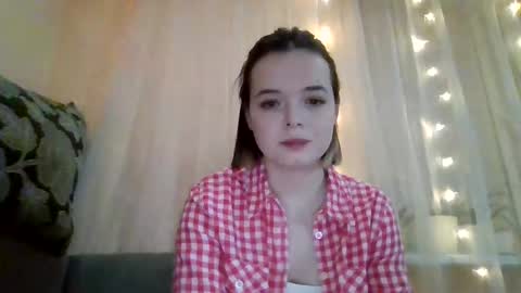 Snapshot of winter__white_rose chatting on December 23, 2024, 3:55 pm Emma online show from December 23, 2024, 3:55 pm