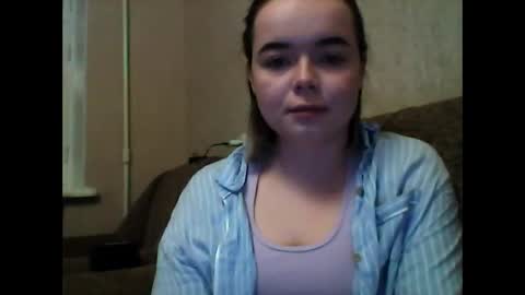 Snapshot of winter__white_rose chatting on February 13, 2025, 4:17 pm Emma online show from February 13, 2025, 4:17 pm