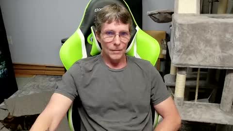 Snapshot of wirehead1970 chatting on October 7, 2025, 12:52 am wirehead1970 online show from October 7, 2025, 12:52 am