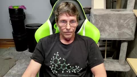 Snapshot of wirehead1970 chatting on October 25, 2025, 1:07 pm wirehead1970 online show from October 25, 2025, 1:07 pm