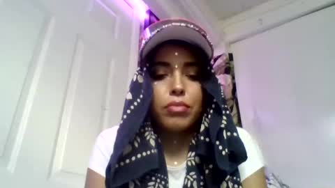 wisephlsphriii online show from November 7, 2025, 9:48 pm