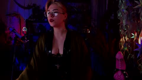 Snapshot of witch_fiona chatting on December 13, 2024, 6:16 pm Goddess of two strapons - Mr. long Don Mr. Pinky online show from December 13, 2024, 6:16 pm