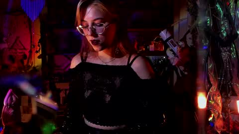 Snapshot of witch_fiona chatting on January 30, 2025, 8:10 pm Goddess of two strapons - Mr. long Don Mr. Pinky online show from January 30, 2025, 8:10 pm