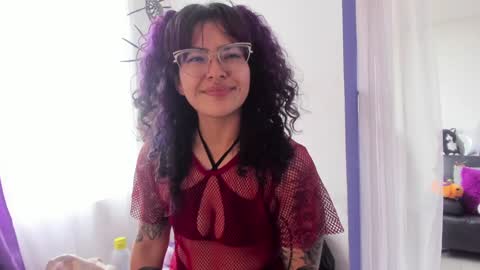 Snapshot of witchofhearts chatting on January 7, 2025, 7:49 pm Luna Violeta A r t i s t online show from January 7, 2025, 7:49 pm