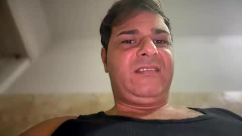 Snapshot of witebull83 chatting on December 2, 2024, 4:20 pm Witebull online show from December 2, 2024, 4:20 pm