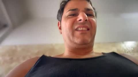 Snapshot of witebull83 chatting on December 9, 2024, 10:54 am Witebull online show from December 9, 2024, 10:54 am