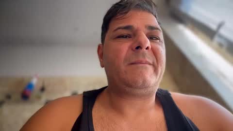 Snapshot of witebull83 chatting on December 14, 2024, 12:01 pm Witebull online show from December 14, 2024, 12:01 pm