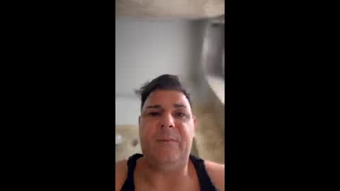 Snapshot of witebull83 chatting on December 15, 2024, 10:50 am Witebull online show from December 15, 2024, 10:50 am