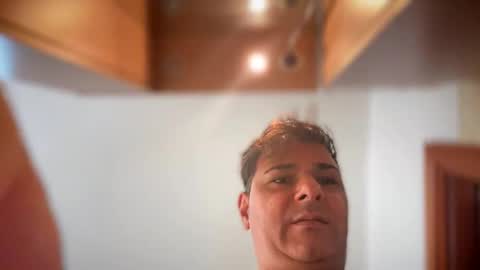 Snapshot of witebull83 chatting on October 27, 2025, 8:18 am Witebull online show from October 27, 2025, 8:18 am