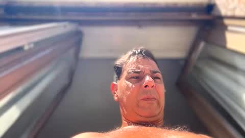 Snapshot of witebull83 chatting on March 27, 2026, 10:59 am Witebull online show from March 27, 2026, 10:59 am