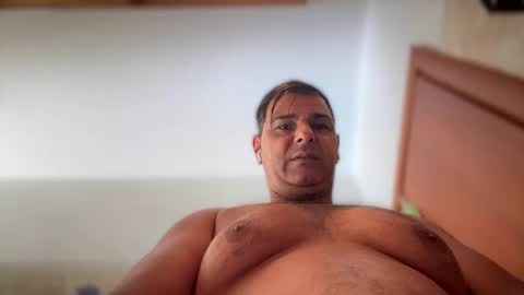 Snapshot of witebull83 chatting on March 31, 2026, 9:53 am Witebull online show from March 31, 2026, 9:53 am