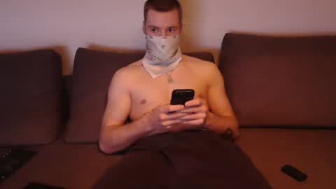 wolf021221 online show from April 7, 2026, 8:37 am