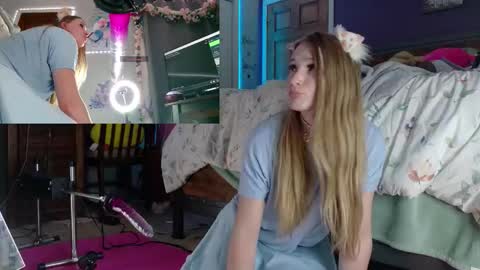 Snapshot of wolf_princess chatting on November 15, 2025, 2:20 am wolf_princess online show from November 15, 2025, 2:20 am