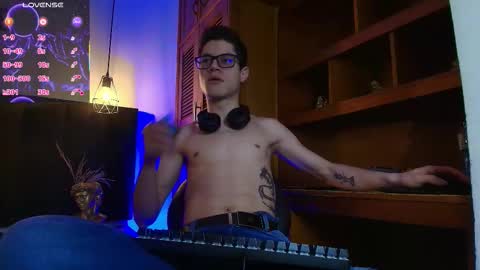  W O L F  online show from March 11, 2026, 11:38 am