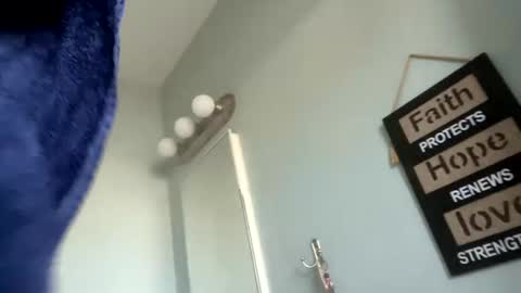 wolfgamer44 online show from January 22, 2025, 6:20 pm