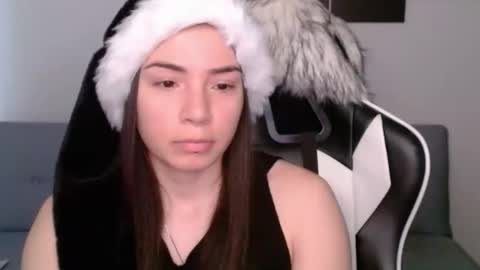 Snapshot of wolfs_daughter chatting on December 10, 2024, 9:43 pm Alex online show from December 10, 2024, 9:43 pm