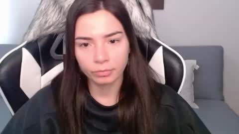 Snapshot of wolfs_daughter chatting on December 12, 2024, 7:04 pm Alex online show from December 12, 2024, 7:04 pm