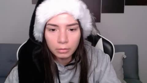 Snapshot of wolfs_daughter chatting on December 26, 2024, 3:27 am Alex online show from December 26, 2024, 3:27 am