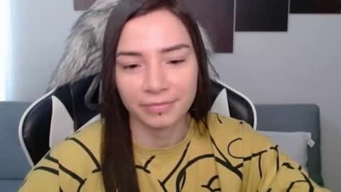 Snapshot of wolfs_daughter chatting on January 1, 2025, 8:37 pm Alex online show from January 1, 2025, 8:37 pm