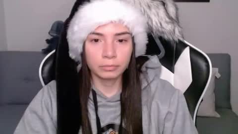 Snapshot of wolfs_daughter chatting on January 7, 2025, 2:53 am Alex online show from January 7, 2025, 2:53 am