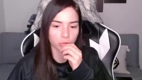 Snapshot of wolfs_daughter chatting on January 18, 2025, 2:58 am Alex online show from January 18, 2025, 2:58 am