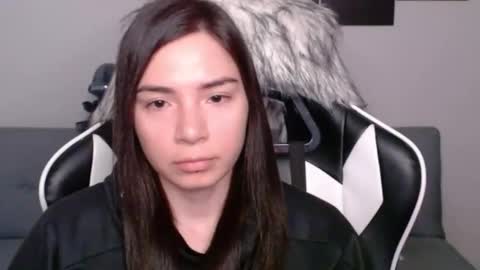 Snapshot of wolfs_daughter chatting on January 21, 2025, 2:22 am Alex online show from January 21, 2025, 2:22 am