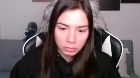 Snapshot of wolfs_daughter chatting on February 9, 2025, 3:00 am Alex online show from February 9, 2025, 3:00 am