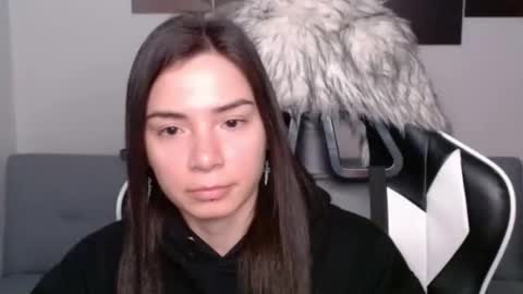 Snapshot of wolfs_daughter chatting on February 12, 2025, 3:07 am Alex online show from February 12, 2025, 3:07 am