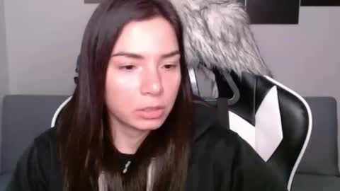 Snapshot of wolfs_daughter chatting on February 15, 2025, 4:14 am Alex online show from February 15, 2025, 4:14 am