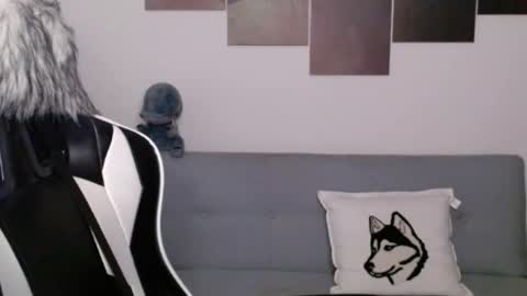 Snapshot of wolfs_daughter chatting on February 17, 2025, 3:25 am Alex online show from February 17, 2025, 3:25 am