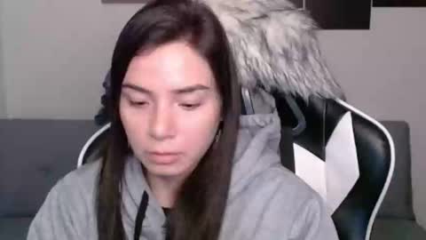 Snapshot of wolfs_daughter chatting on February 19, 2025, 2:12 am Alex online show from February 19, 2025, 2:12 am