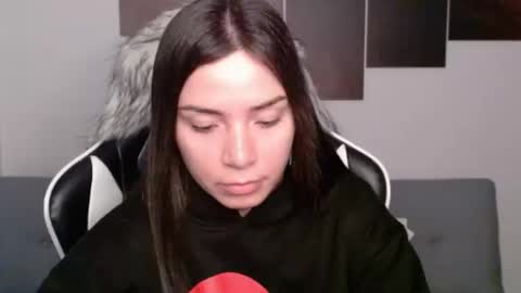 Snapshot of wolfs_daughter chatting on February 22, 2025, 4:18 am Alex online show from February 22, 2025, 4:18 am