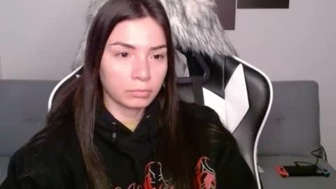 Snapshot of wolfs_daughter chatting on February 23, 2025, 3:24 am Alex online show from February 23, 2025, 3:24 am