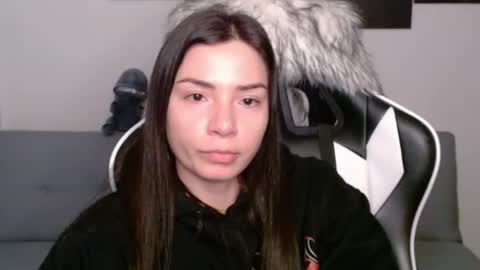 Snapshot of wolfs_daughter chatting on February 26, 2025, 1:43 am Alex online show from February 26, 2025, 1:43 am